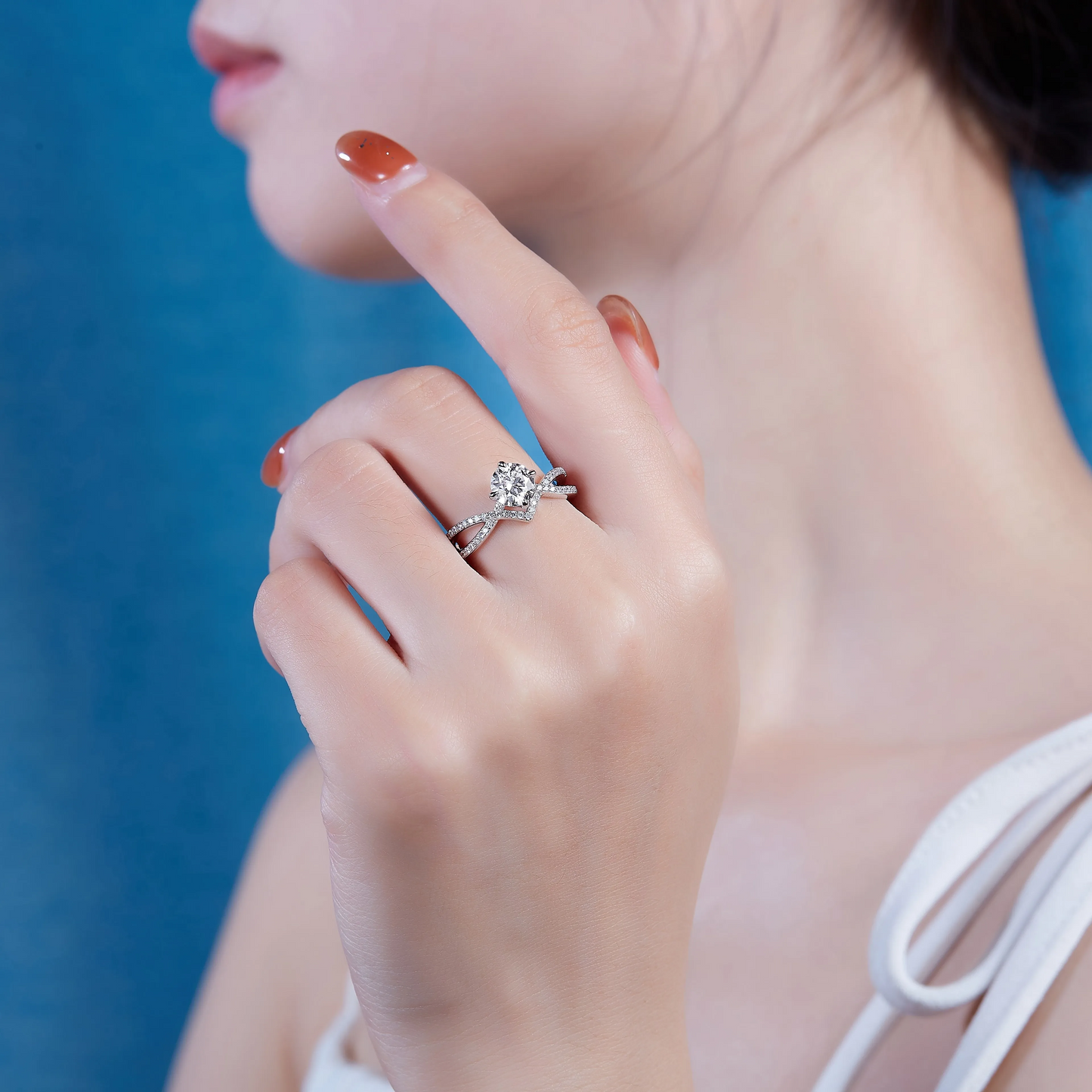 The Lumina Eternity Rings – Set with top-quality 2-carat S925 sterling silver and platinum Moissan diamonds.