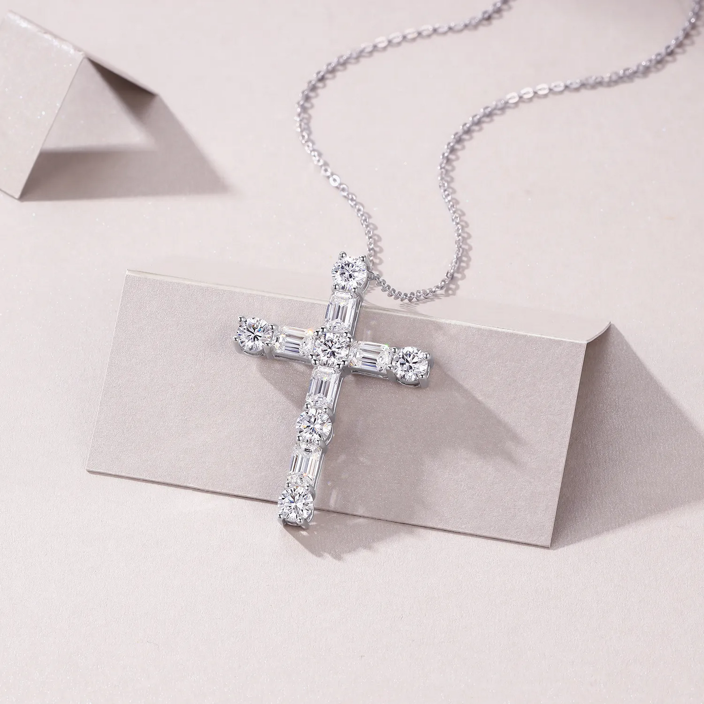 The Light Of Faith Pendant – Trendy Moissanite Necklace in Platinum-Plated S925 Silver