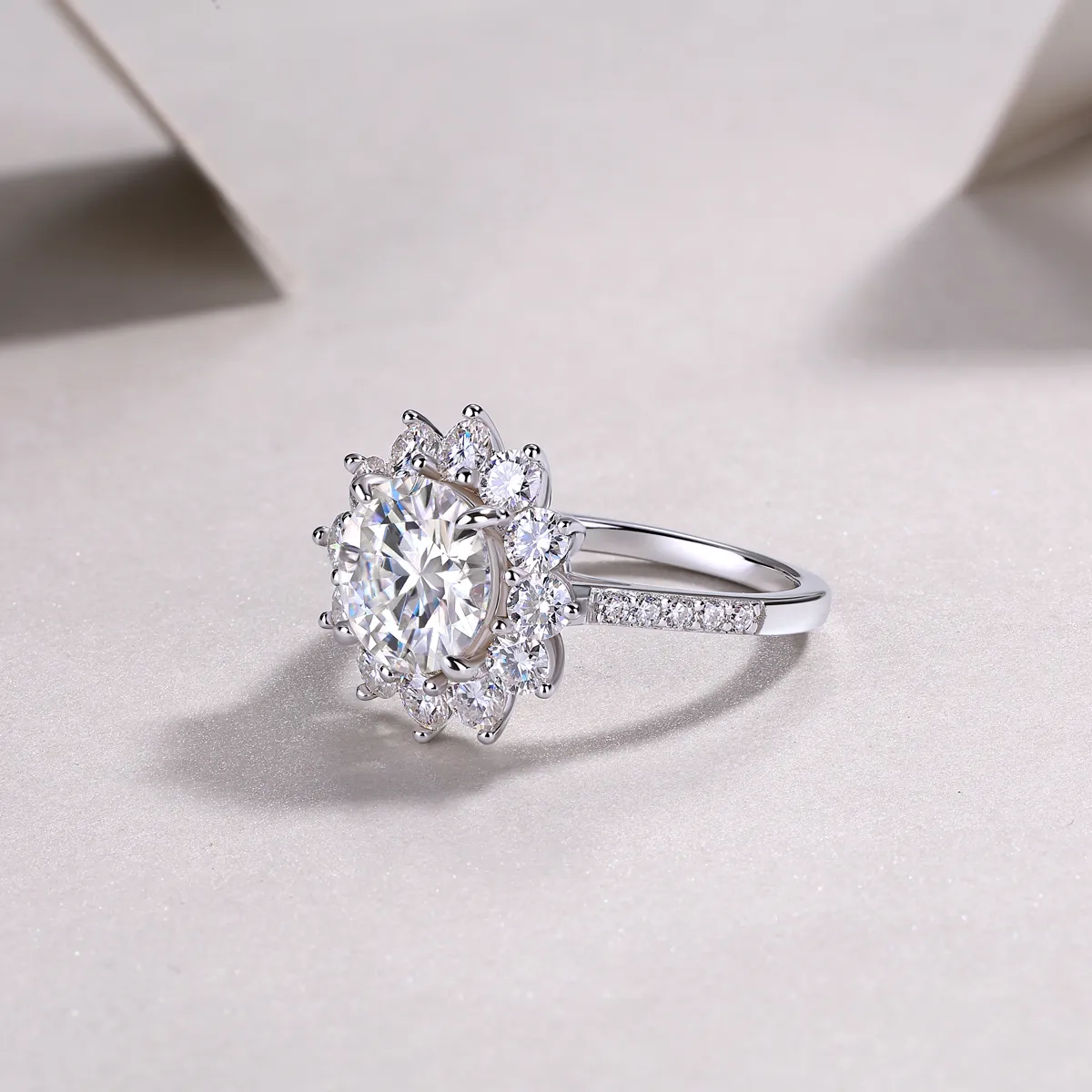 The Sunflower Eternal Ring – Luxury 3-Carat Moissanite Solitaire in Platinum-Plated S925 Silver