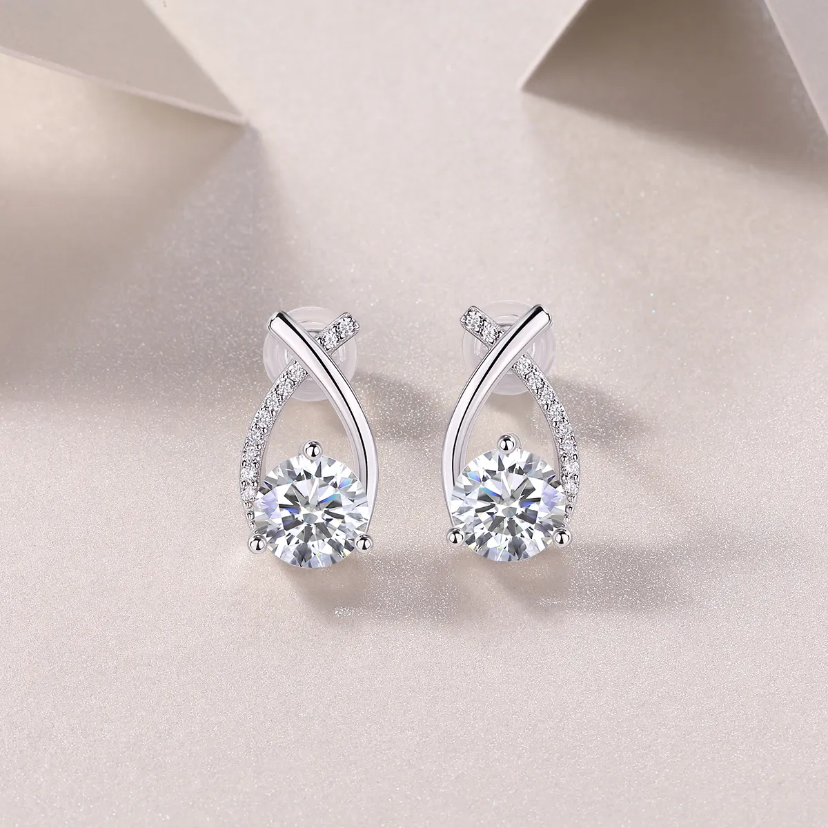 The Happy Encounter Radiant Studs – Luxury 1-Carat Moissanite Earrings in Platinum-Plated S925 Silver