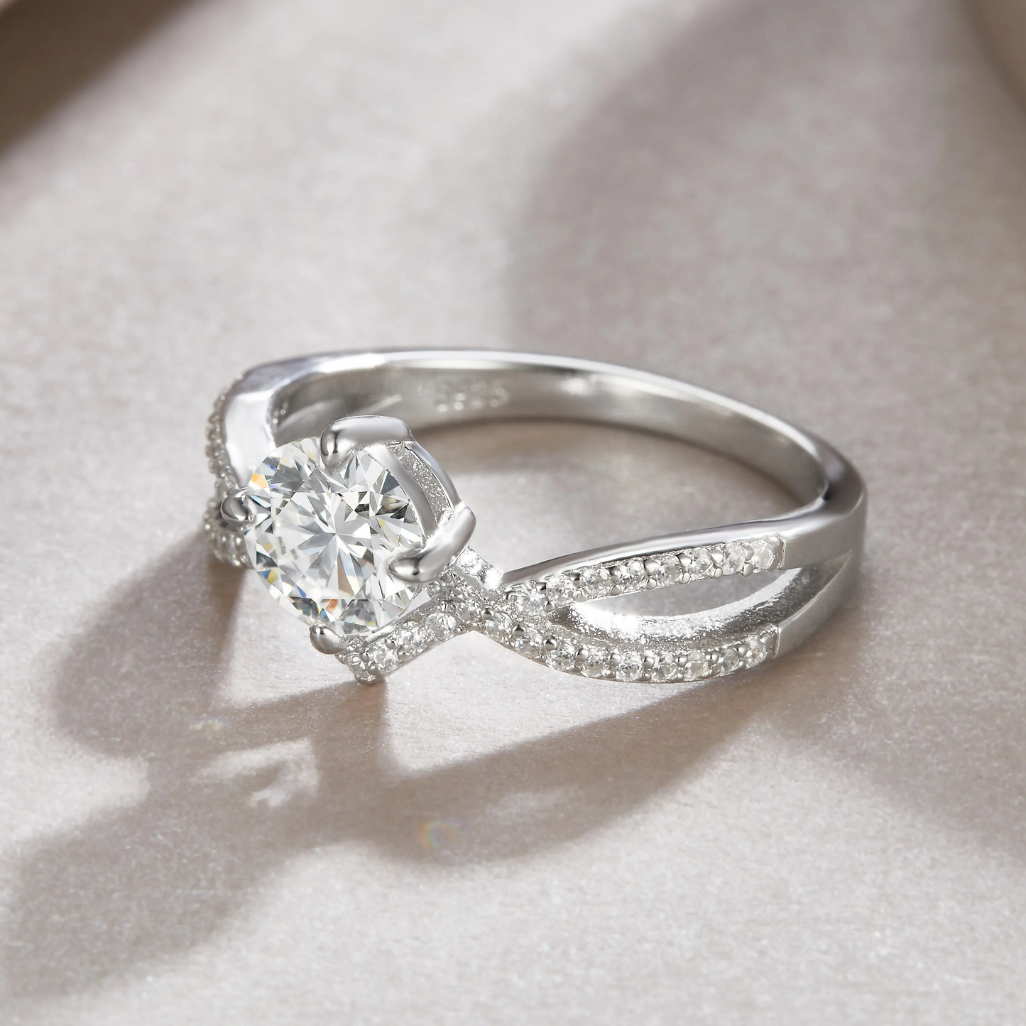 The Lumina Eternity Rings – Set with top-quality 2-carat S925 sterling silver and platinum Moissan diamonds.