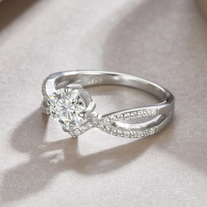The Lumina Eternity Rings – Set with top-quality 2-carat S925 sterling silver and platinum Moissan diamonds.