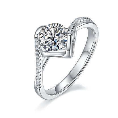 The Lumina Heart Solitaire – 1ct Round Moissanite Engagement Ring in S925 Silver