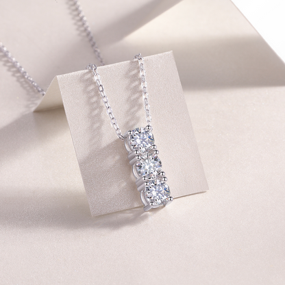 The One-Character Circle Pendant – Trendy 0.5-Carat Moissanite Necklace in Platinum-Plated S925 Silver