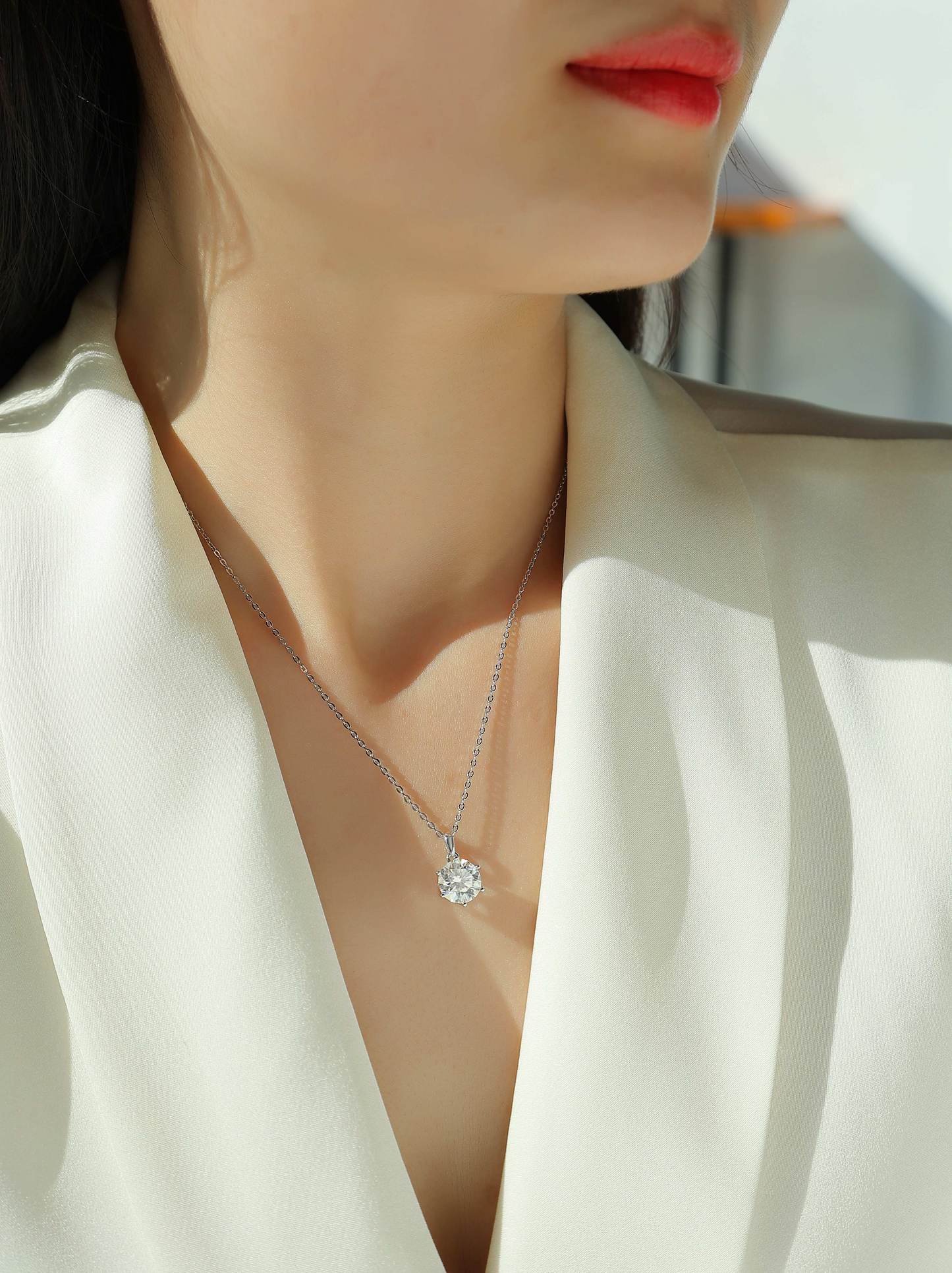 The Breeze Dance Necklace – Luxury Solitaire Moissanite Pendant in Platinum-Plated S925 Silver