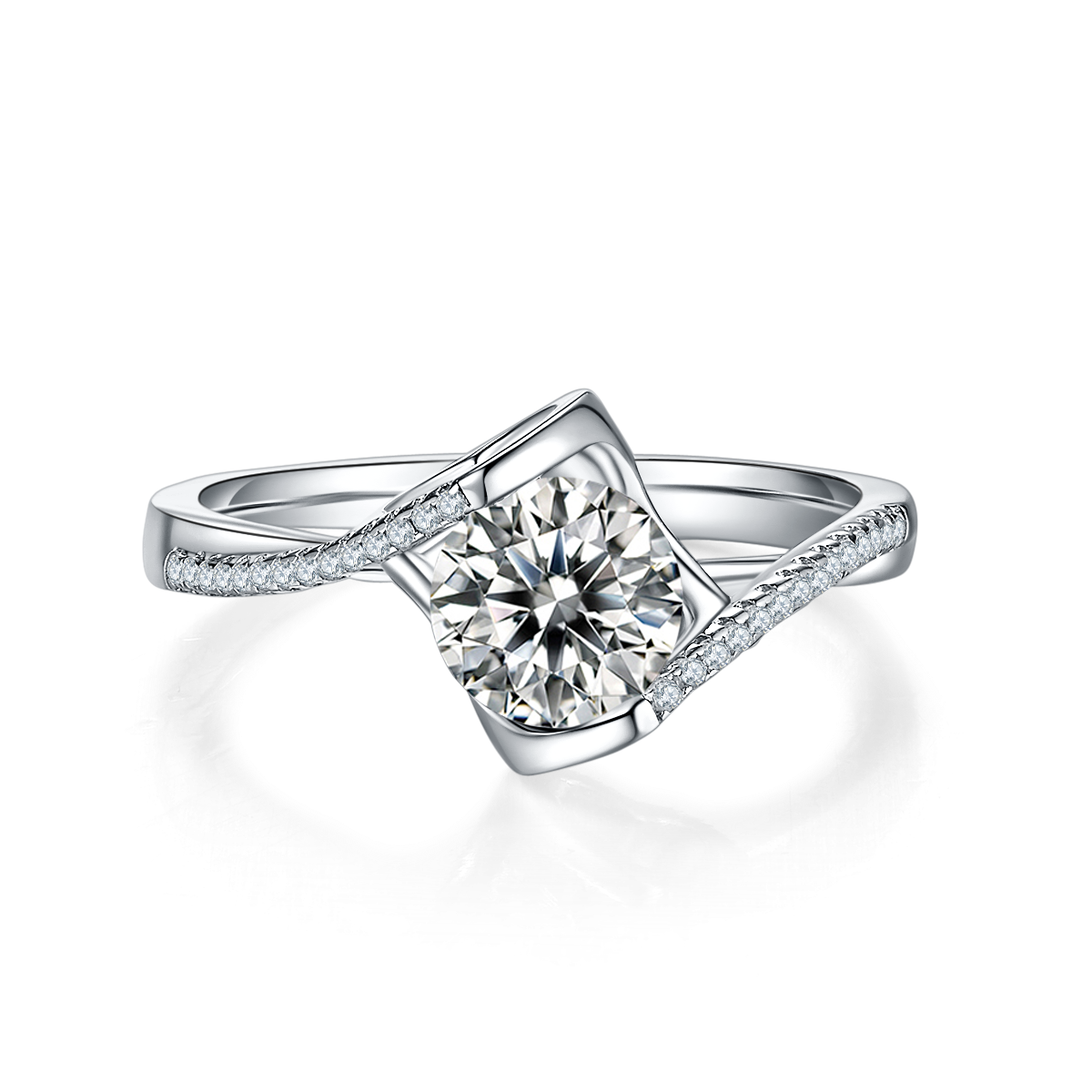 The Lumina Heart Solitaire – 1ct Round Moissanite Engagement Ring in S925 Silver