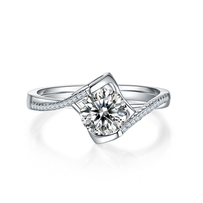 The Lumina Heart Solitaire – 1ct Round Moissanite Engagement Ring in S925 Silver