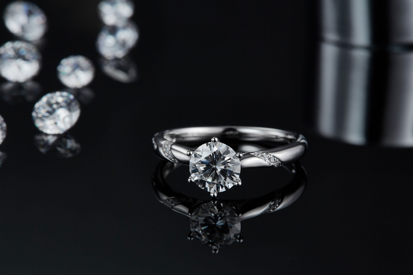 The Lumina Twist Ring – 1ct Round Moissanite Engagement Ring in S925 Silver