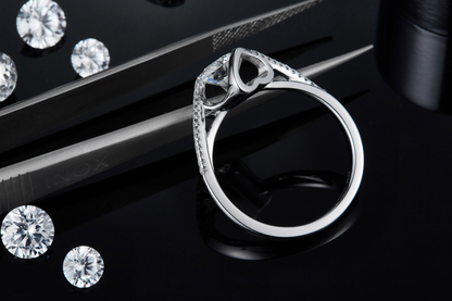 The Lumina Heart Solitaire – 1ct Round Moissanite Engagement Ring in S925 Silver