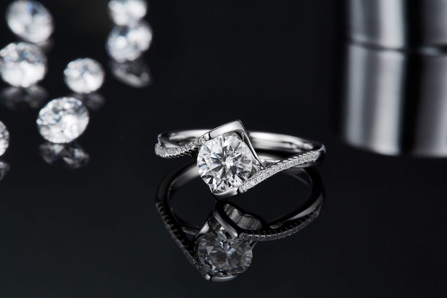The Lumina Heart Solitaire – 1ct Round Moissanite Engagement Ring in S925 Silver
