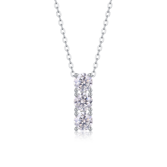 The One-Character Circle Pendant – Trendy 0.5-Carat Moissanite Necklace in Platinum-Plated S925 Silver