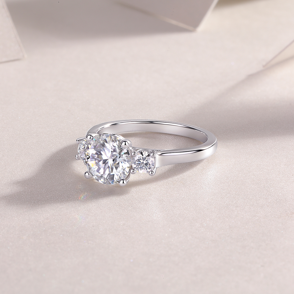 The Starlight Eternal Ring – Luxury 2-Carat Moissanite Solitaire in Gold-Plated S925 Silver