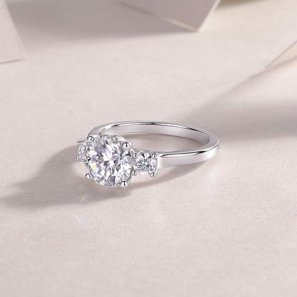 The Starlight Eternal Ring – Luxury 2-Carat Moissanite Solitaire in Gold-Plated S925 Silver